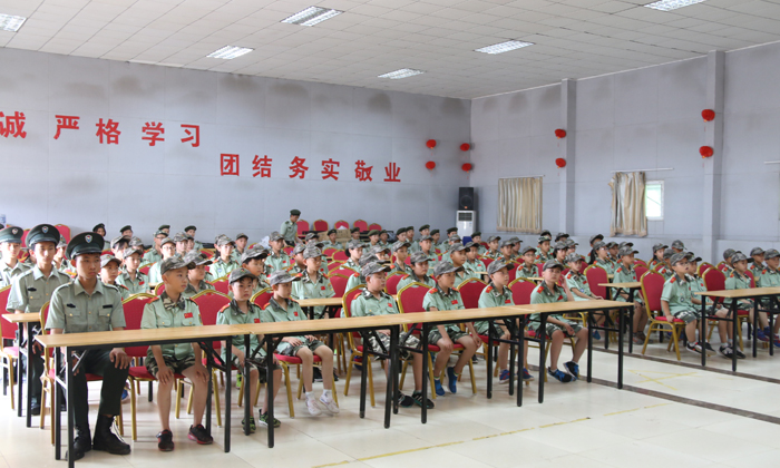 少兒軍事夏令營