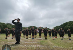 參加軍事化兒童夏令營帶你玩轉(zhuǎn)假期！
