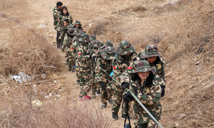 年齡小的孩子能適應(yīng)軍事夏令營(yíng)嗎？p1.jpg