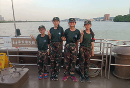 暑期參加軍事夏令營提高孩子的綜合能力
