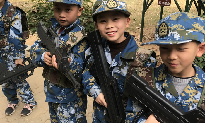 六年級軍事夏令營