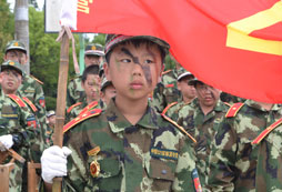青少年參加軍事夏令營可以鍛煉孩子什么？