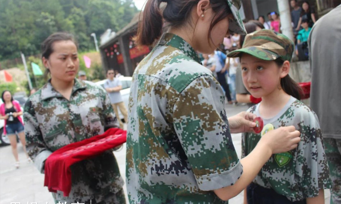 青少年軍事夏令營(yíng)