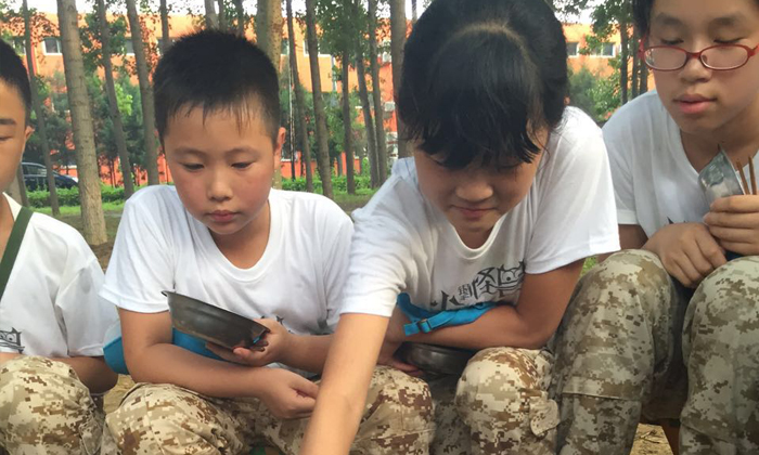 軍事農(nóng)田生存體驗(yàn)營