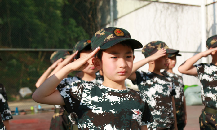 暑期參加野外軍事夏令營可以學(xué)習(xí)到什么.jpg