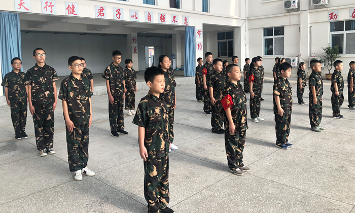軍訓(xùn)夏令營(yíng)有用嗎
