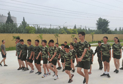 7天軍訓(xùn)夏令營(yíng)機(jī)構(gòu)哪家好，爆款活動(dòng)路線不錯(cuò)過(guò)