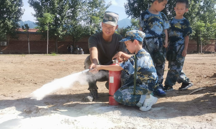 軍訓(xùn)夏令營去哪報名