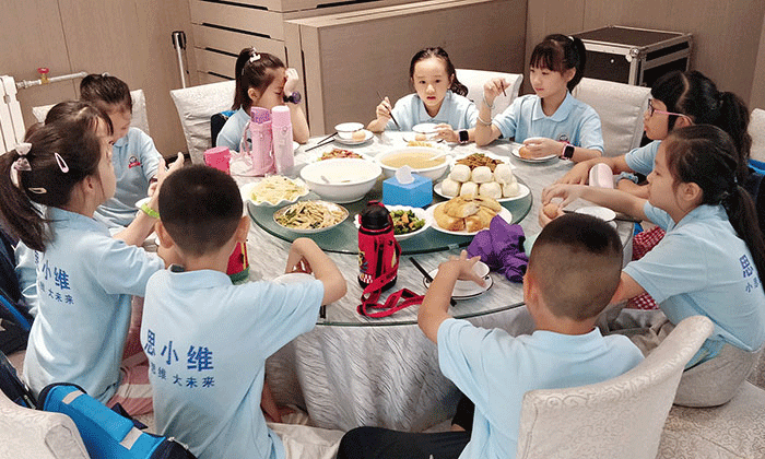 健康飲食，保證營(yíng)養(yǎng)均衡