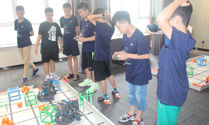 康定機器人夏令營提升孩子科技素養(yǎng)！.jpg