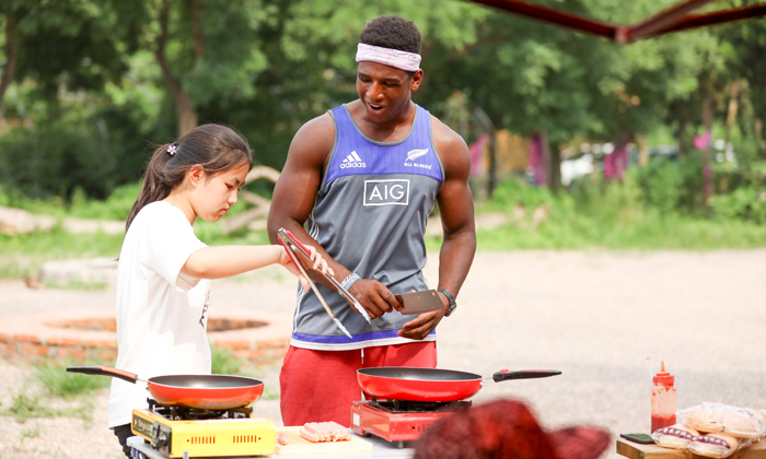 康定藝術(shù)夏令營(yíng)全面提升孩子的藝術(shù)素養(yǎng)