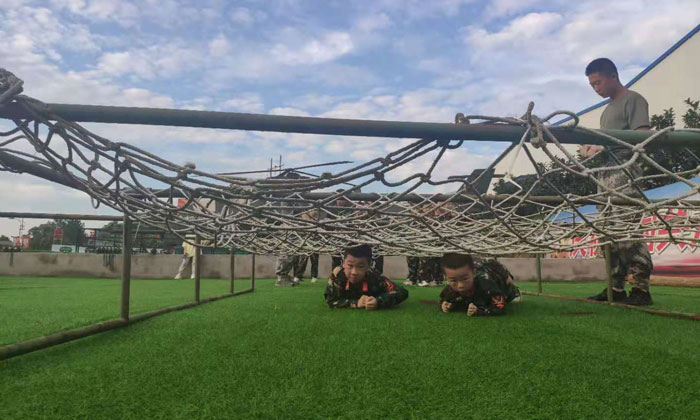 上饒八一軍事夏令營(yíng)
