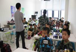 青少年參加科技夏令營的意義是什么？