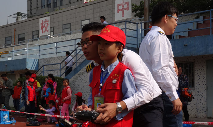 青少年無人機(jī)夏令營