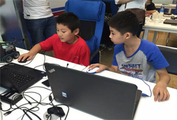 適合8-15歲的假期訓(xùn)練營(yíng)助你成為航模精英