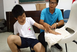 快樂(lè)121橄欖球夏令營(yíng)提升孩子身體素質(zhì)