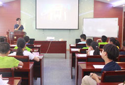 參加演講夏令營(yíng)開啟孩子語(yǔ)言溝通王國(guó)的通道