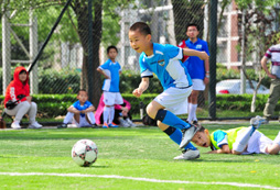 這個假期夏令營帶你接受最炫酷的足球訓練