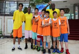 英語口語與籃球相互結(jié)合的訓(xùn)練營