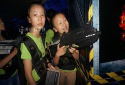 有科技與英語(yǔ)相互結(jié)合的夏令營(yíng)嗎