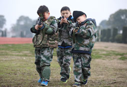 昆明假期軍訓(xùn)夏令營讓孩子在暑假玩的開心