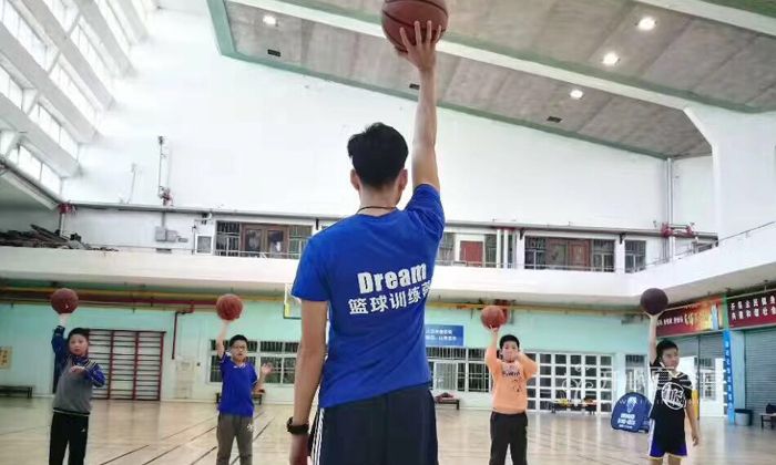 2018籃球夏令營(yíng)