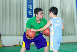 北京籃球訓練營適合6-18歲熱情的青少年