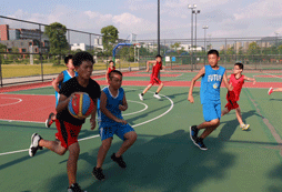 孩子能從7天的籃球夏令營里學到什么？