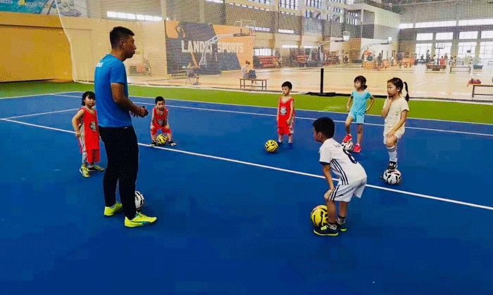 小學(xué)生籃球夏令營報名哪家好