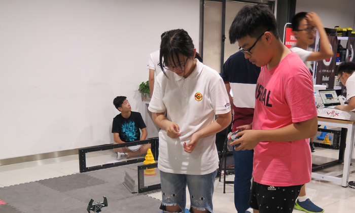 學(xué)習(xí)機器人的制作