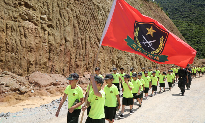 列隊(duì)前進(jìn)3