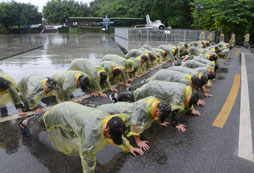  下雨也擋不住我訓(xùn)練的決心