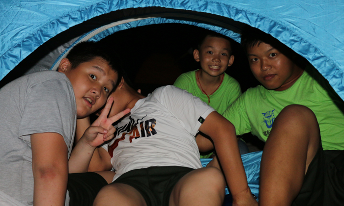 我與我的小伙伴一起搭的帳篷