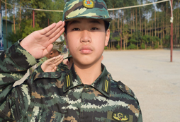 標(biāo)準(zhǔn)的軍禮