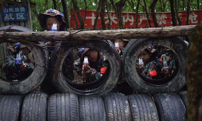 作戰(zhàn)小分隊開始行動