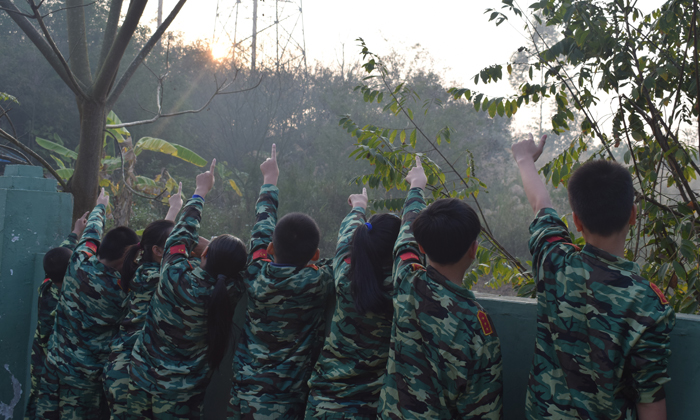 野外拓展留影紀念