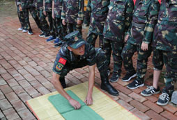 教練教我們疊豆腐塊