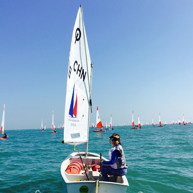 樂此行水上運(yùn)動(dòng)給你一個(gè)清涼的暑期