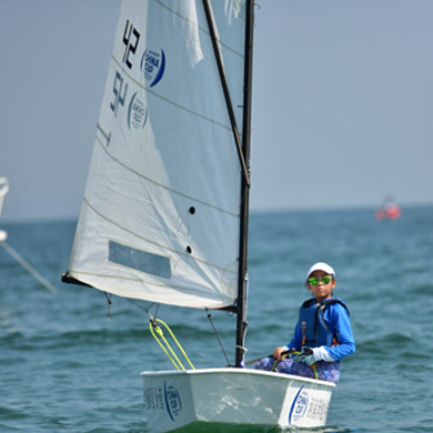 樂此行水上運(yùn)動(dòng)給你一個(gè)清涼暑期