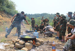 連云港軍事夏令營讓孩子學(xué)習(xí)軍人品質(zhì)！