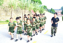 遼寧小學生軍事夏令營如何保障孩子的安全？