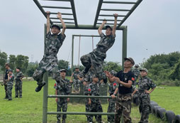 礪劍軍事夏令營讓孩子成為小軍人！
