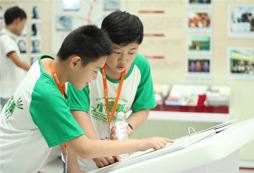 參加領(lǐng)袖夏令營來一場釋放天性的演出