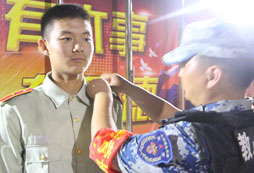 青少年暑假參加領(lǐng)袖夏令營(yíng)活動(dòng)怎么樣？