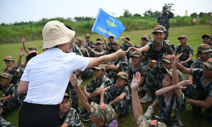 柳州小學(xué)生軍事夏令營