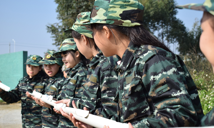 柳州軍事夏令營(yíng)