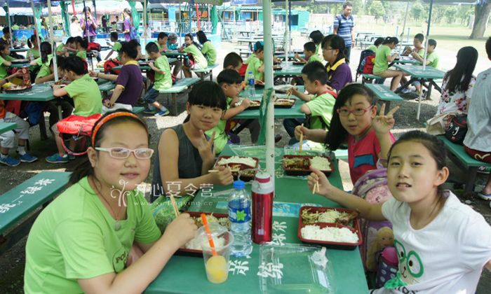 參加勵志暑假夏令營全面開發(fā)孩子腦力