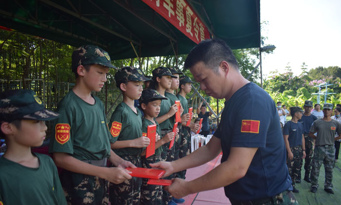 軍事勵志夏令營多少錢