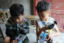 勵志軍事夏令營使青少年學(xué)會做事、學(xué)會生存