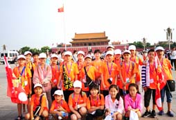 參加青少年勵(lì)志夏令營爭做一名未來科學(xué)家